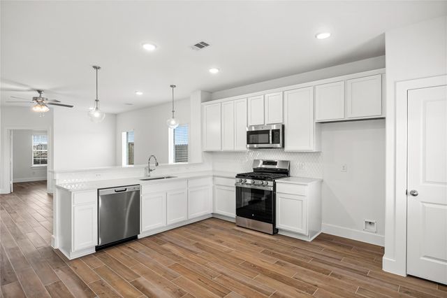 650 Escondido Drive, Dayton, TX 77535