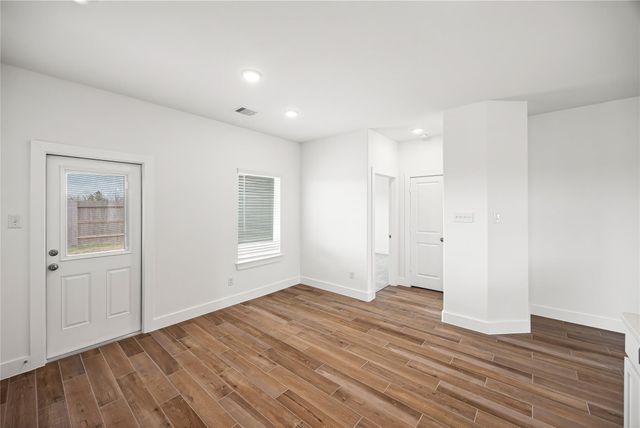 650 Escondido Drive, Dayton, TX 77535