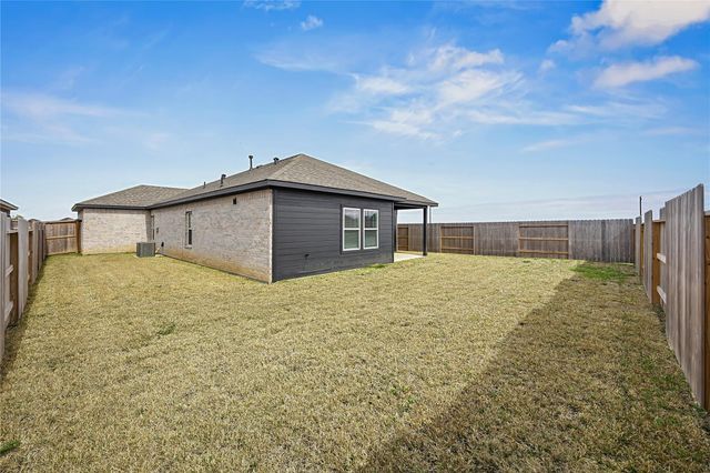 650 Escondido Drive, Dayton, TX 77535