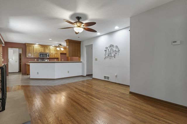 830 Harvest Lane Court, Columbus, OH 43213