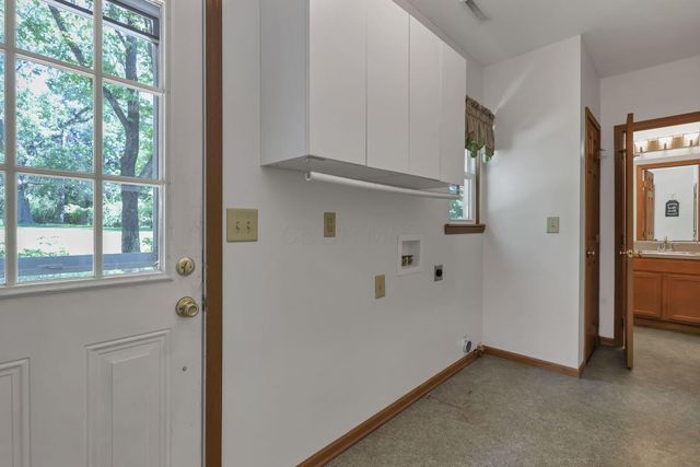 830 Harvest Lane Court, Columbus, OH 43213