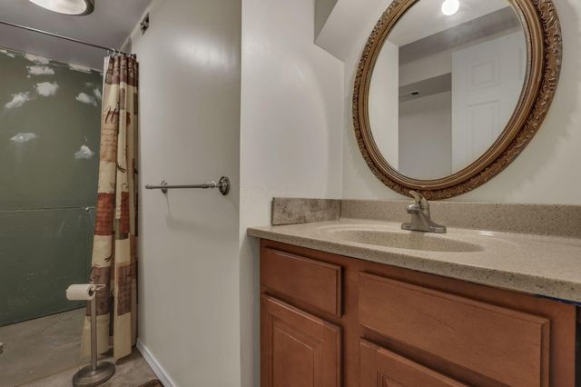 830 Harvest Lane Court, Columbus, OH 43213