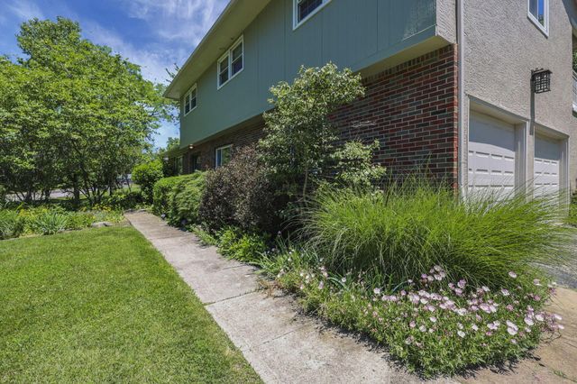 830 Harvest Lane Court, Columbus, OH 43213
