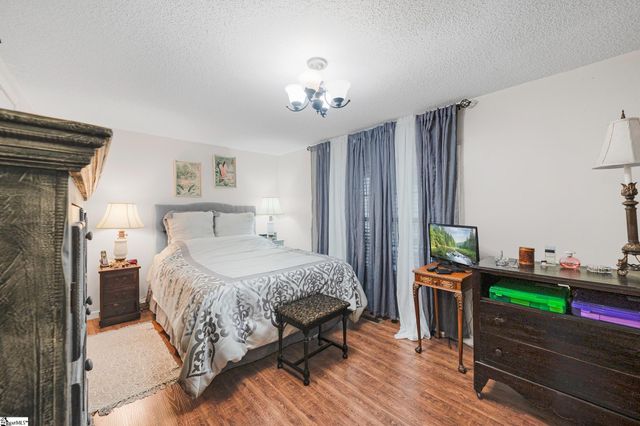 2817 Anderson Road, Greenville, SC 29611