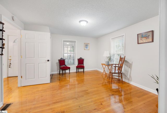 2817 Anderson Road, Greenville, SC 29611