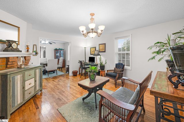 2817 Anderson Road, Greenville, SC 29611