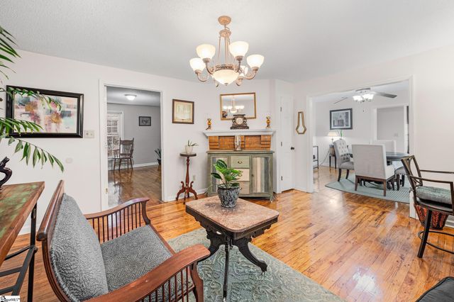 2817 Anderson Road, Greenville, SC 29611