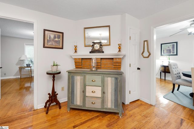 2817 Anderson Road, Greenville, SC 29611