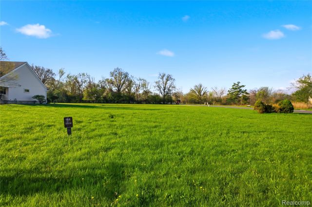 25 Potowatomi Drive, Grosse Ile Township, MI 48138