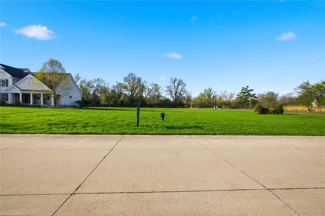 25 Potowatomi Drive, Grosse Ile Township, MI 48138