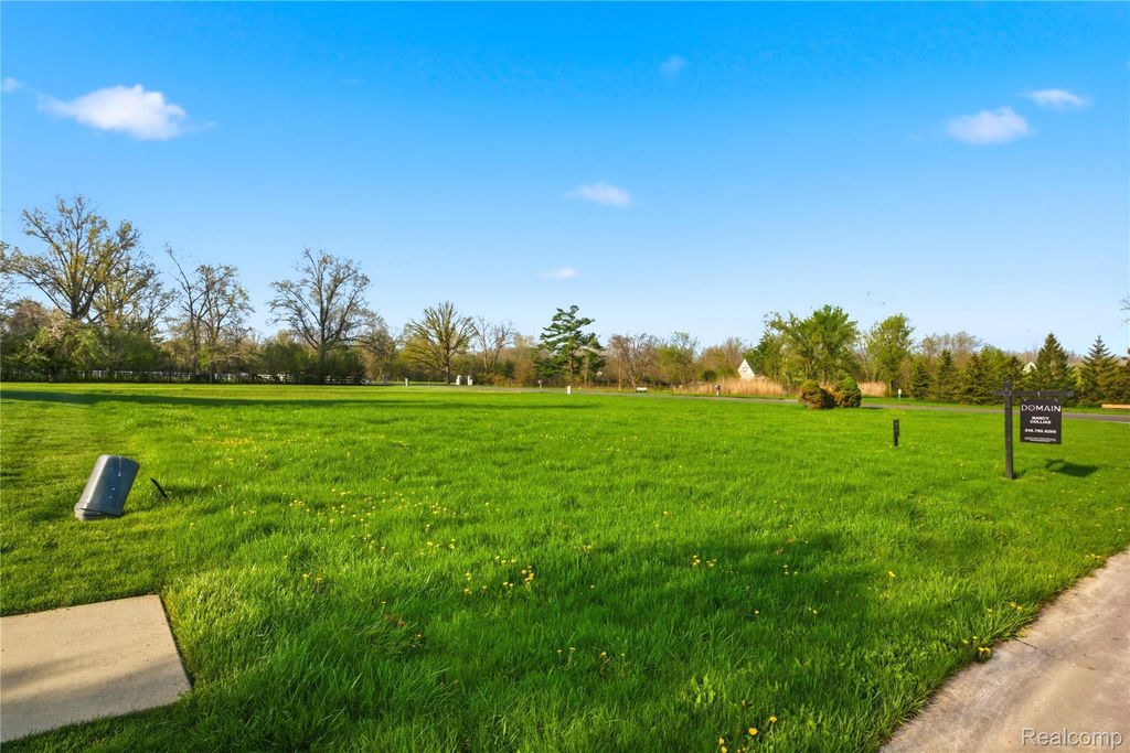 25 Potowatomi Drive, Grosse Ile Township, MI 48138