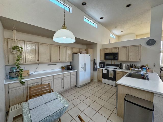 2135 Coyote Willow Avenue NE, Albuquerque, NM 87122