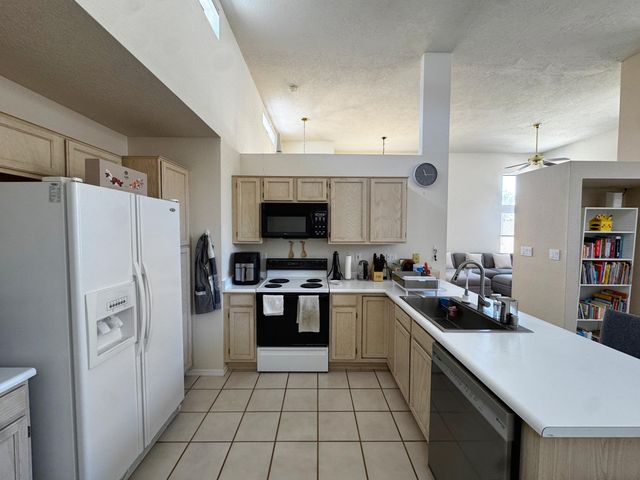 2135 Coyote Willow Avenue NE, Albuquerque, NM 87122