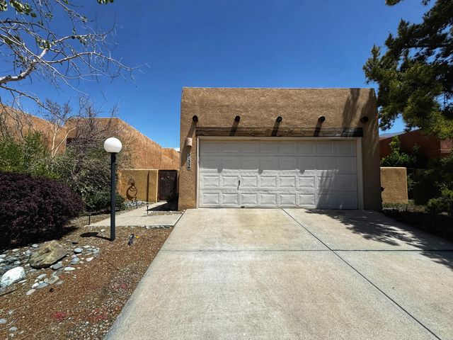 2135 Coyote Willow Avenue NE, Albuquerque, NM 87122