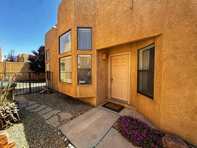 2135 Coyote Willow Avenue NE, Albuquerque, NM 87122