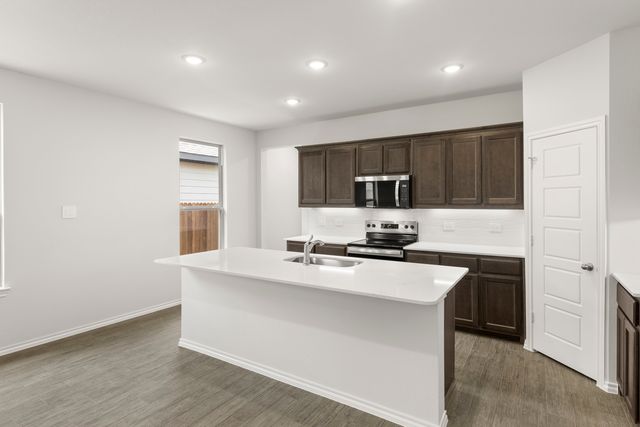 1708 Elle Lane, Aubrey, TX 76227