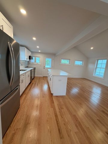 55 Mansfield B, Gloucester, MA 01930