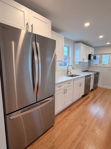 55 Mansfield B, Gloucester, MA 01930