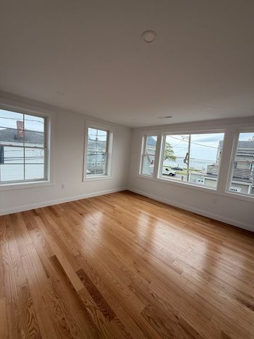 55 Mansfield B, Gloucester, MA 01930
