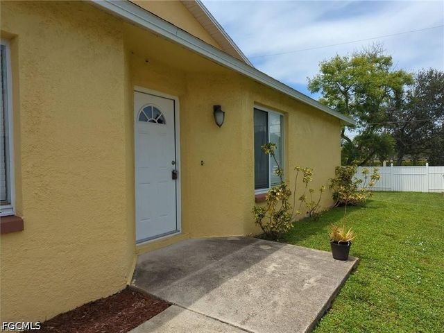 1503-1505 SW 48th TER, Cape Coral, FL 33914
