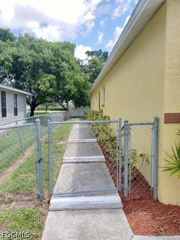 1503-1505 SW 48th TER, Cape Coral, FL 33914