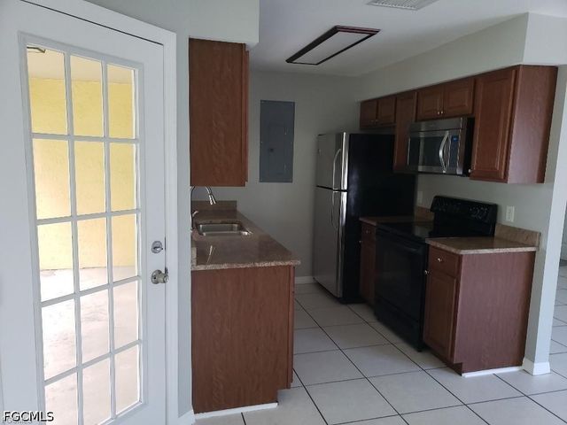 1503-1505 SW 48th TER, Cape Coral, FL 33914