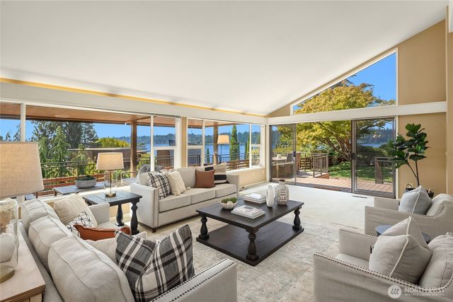 5919 77th Avenue SE, Mercer Island, WA 98040