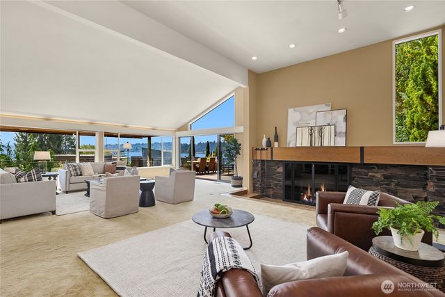 5919 77th Avenue SE, Mercer Island, WA 98040