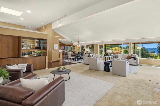 5919 77th Avenue SE, Mercer Island, WA 98040