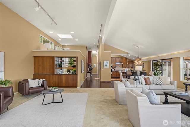 5919 77th Avenue SE, Mercer Island, WA 98040
