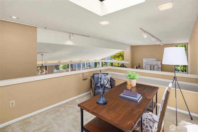 5919 77th Avenue SE, Mercer Island, WA 98040