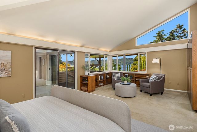 5919 77th Avenue SE, Mercer Island, WA 98040