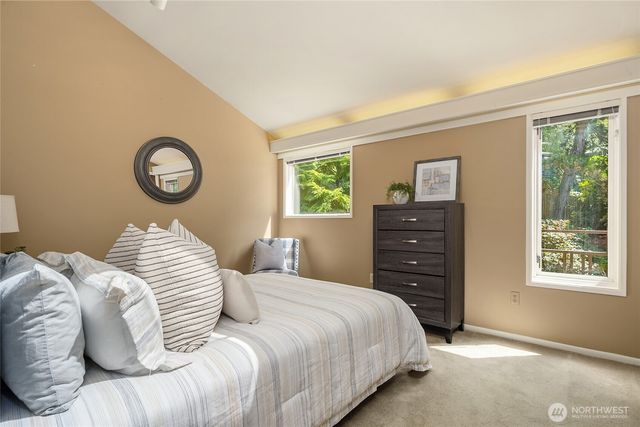 5919 77th Avenue SE, Mercer Island, WA 98040