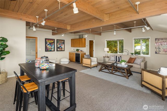 5919 77th Avenue SE, Mercer Island, WA 98040