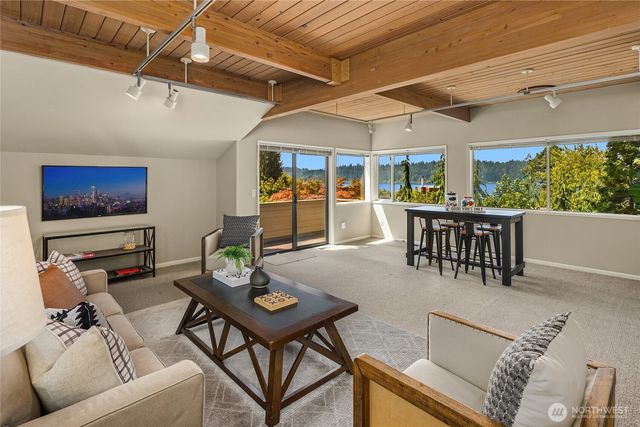 5919 77th Avenue SE, Mercer Island, WA 98040