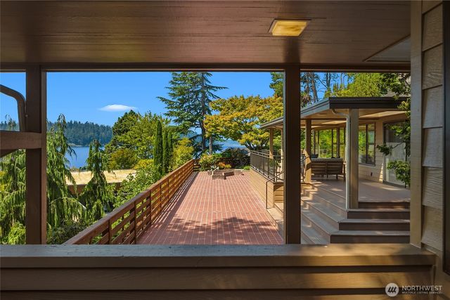 5919 77th Avenue SE, Mercer Island, WA 98040