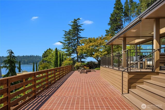 5919 77th Avenue SE, Mercer Island, WA 98040