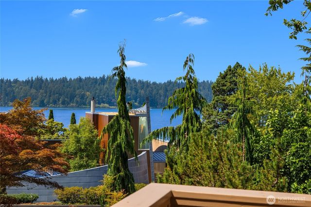 5919 77th Avenue SE, Mercer Island, WA 98040