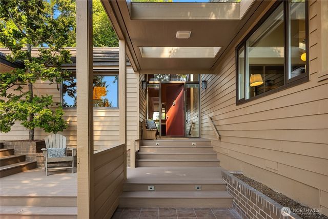 5919 77th Avenue SE, Mercer Island, WA 98040