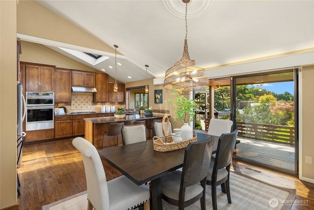 5919 77th Avenue SE, Mercer Island, WA 98040