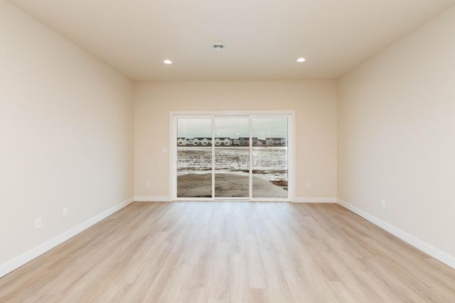 6282 87th Avenue S, Horace, ND 58047