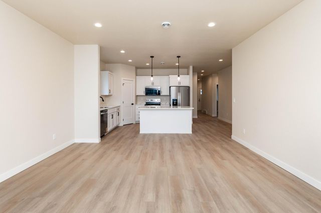 6282 87th Avenue S, Horace, ND 58047