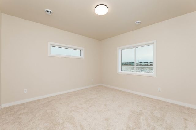 6282 87th Avenue S, Horace, ND 58047