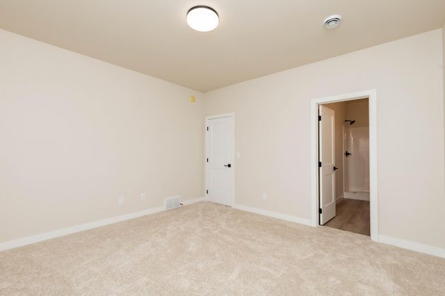 6282 87th Avenue S, Horace, ND 58047