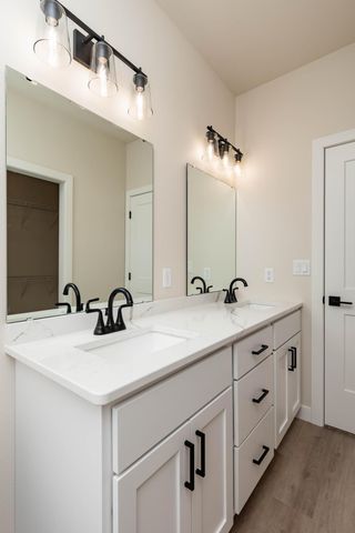 6282 87th Avenue S, Horace, ND 58047