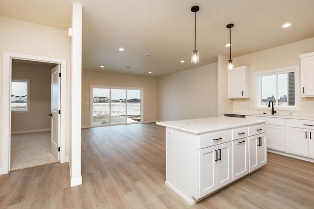 6282 87th Avenue S, Horace, ND 58047