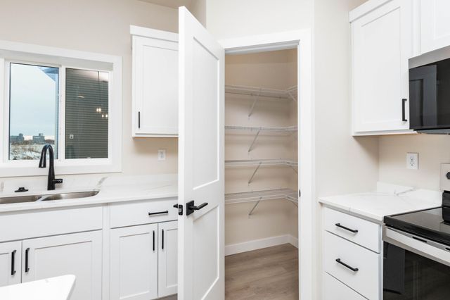 6282 87th Avenue S, Horace, ND 58047