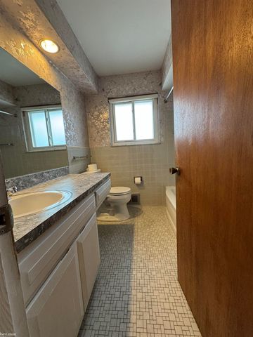 29134 Bonnie Drive, Warren, MI 48093