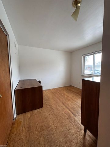 29134 Bonnie Drive, Warren, MI 48093