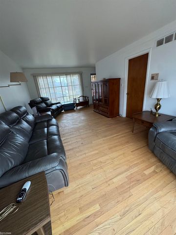 29134 Bonnie Drive, Warren, MI 48093